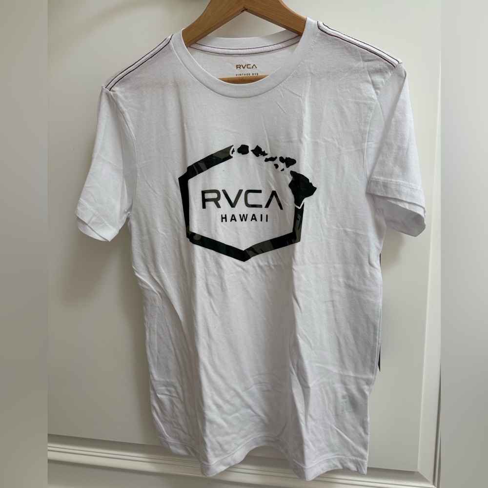 NWT RVCA Men’s Hawaii Tshirt